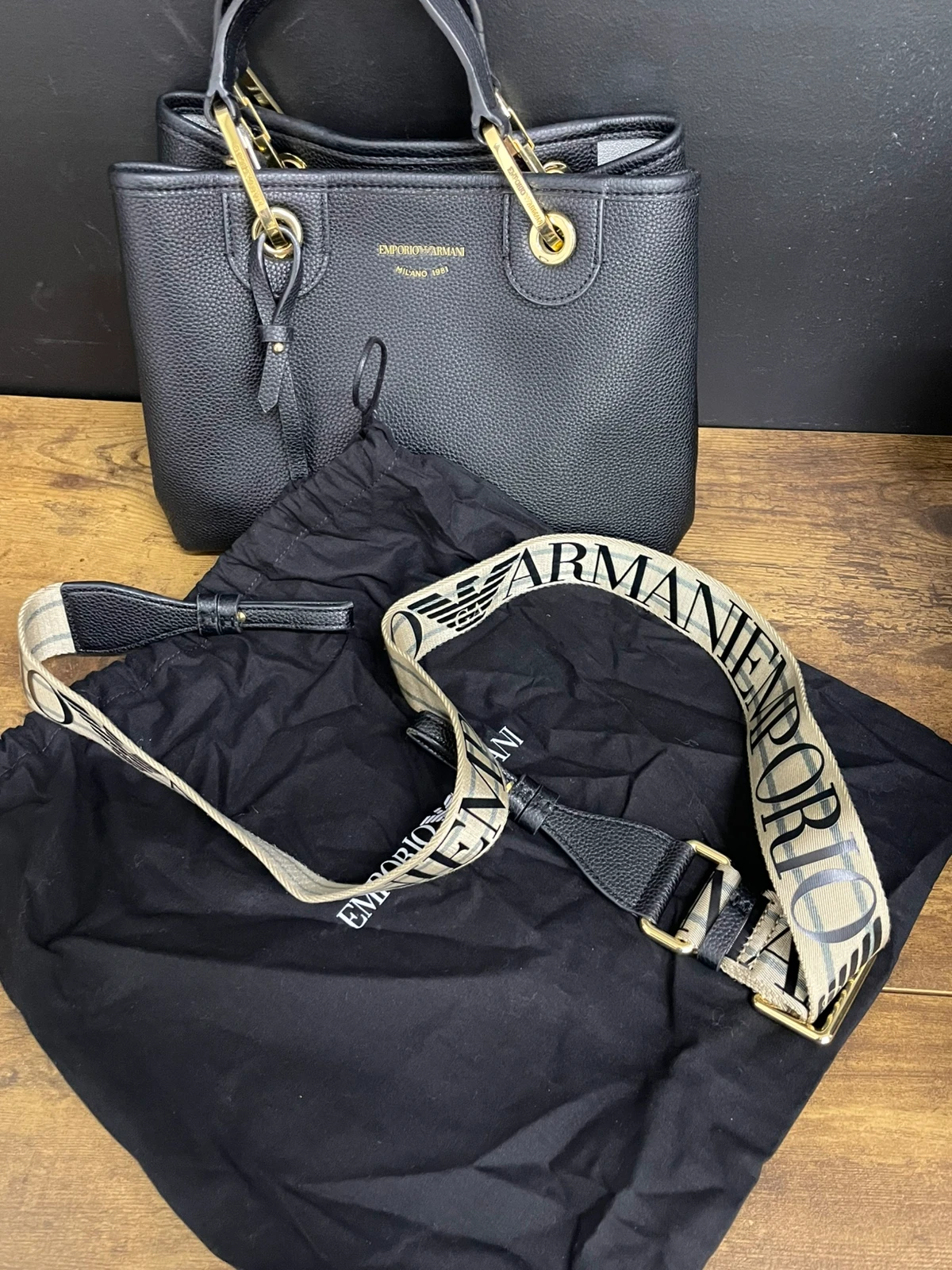 T60 Czarna torebka Emporio Armani Borsa - obrazek 11
