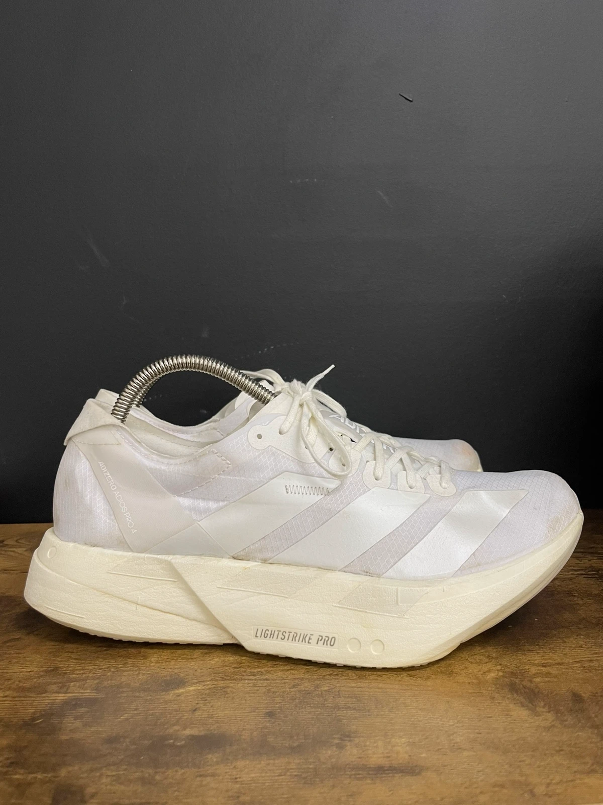 9y Białe buty do biegania adidas Adizero Adios Pro 4, rozmiar 44 - obrazek 12
