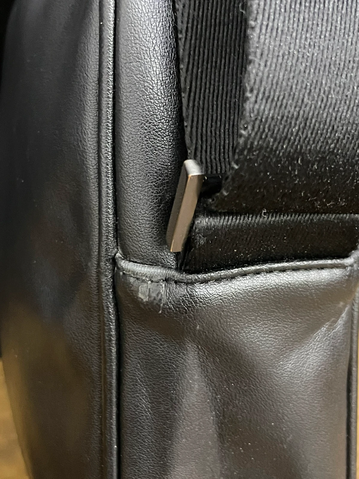 T65 Czarna torebka męska Calvin Klein - obrazek 5