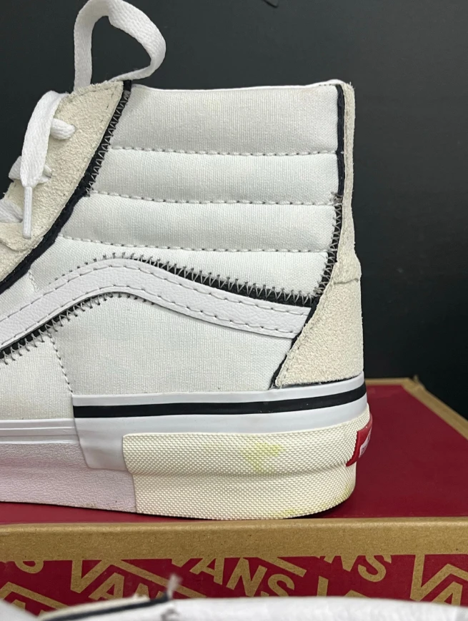 475 Białe wysokie sneakersy Vans rozmiar 45 - obrazek 4