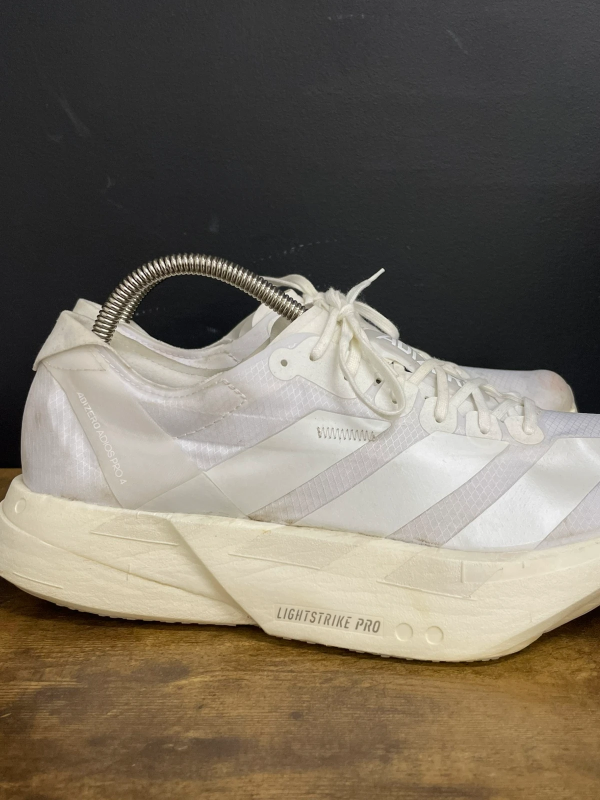9y Białe buty do biegania adidas Adizero Adios Pro 4, rozmiar 44 - obrazek 13