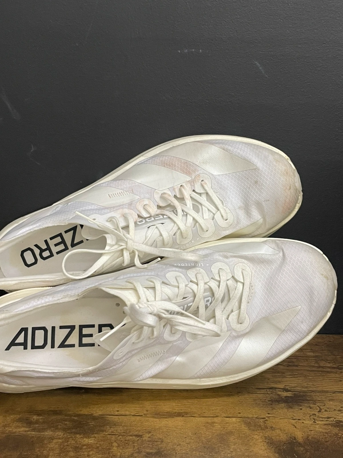9y Białe buty do biegania adidas Adizero Adios Pro 4, rozmiar 44 - obrazek 15