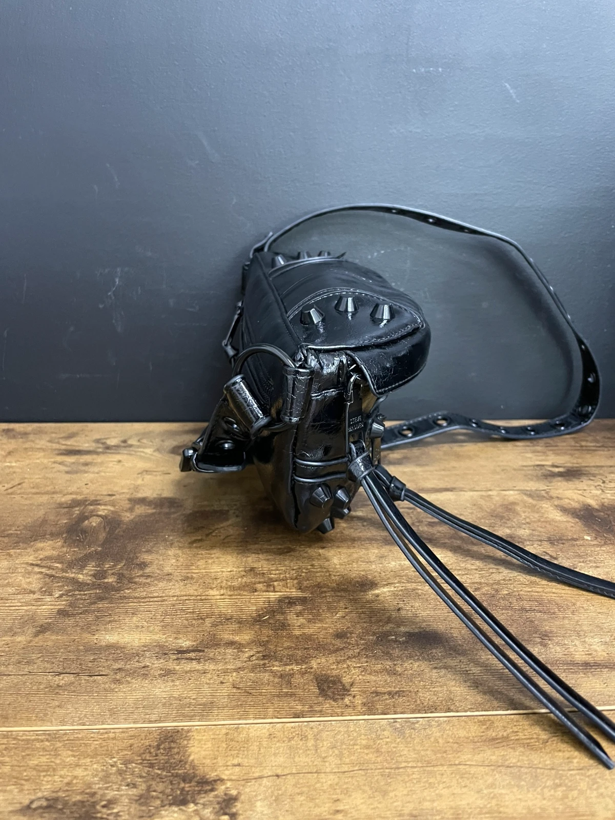 130 Czarna torebka Steve Madden Bvina Crossbody Bag - obrazek 2