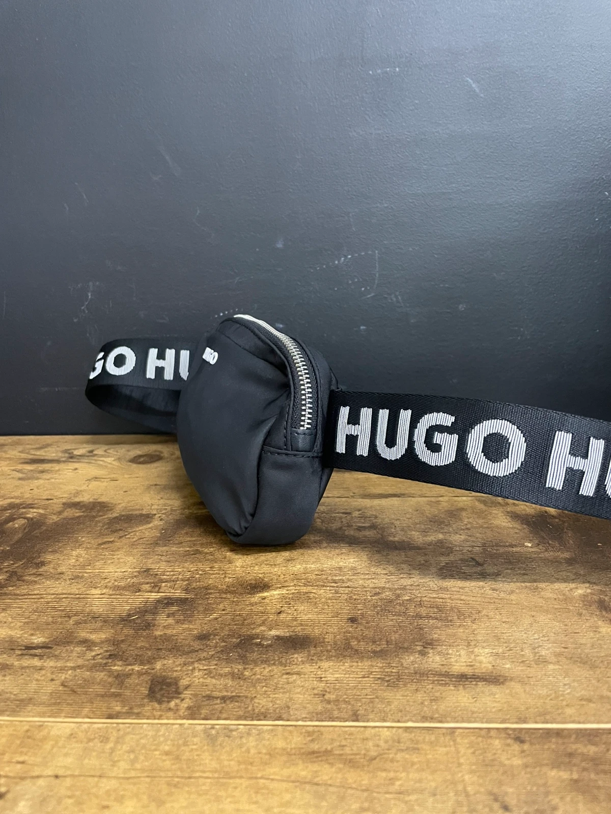 135 Czarna saszetka HUGO Bel Bumbag - obrazek 2