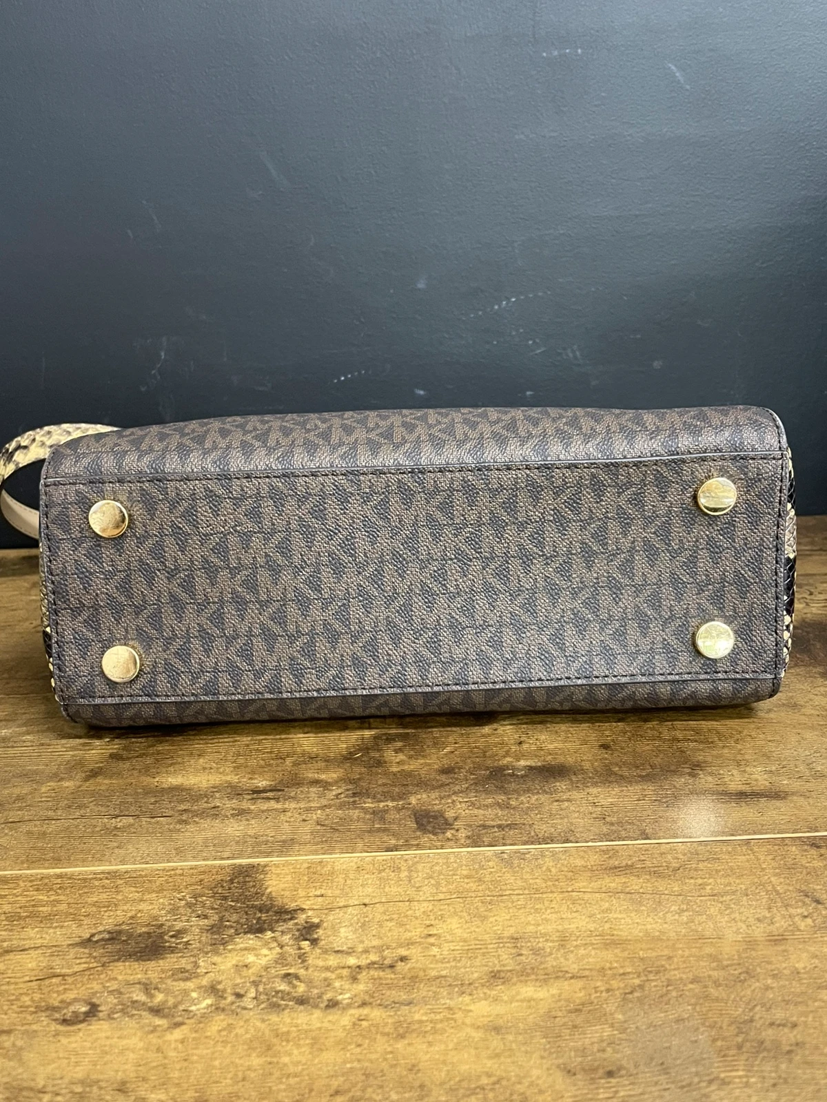 115 Brązowa torebka Michael Kors Karlie - obrazek 5