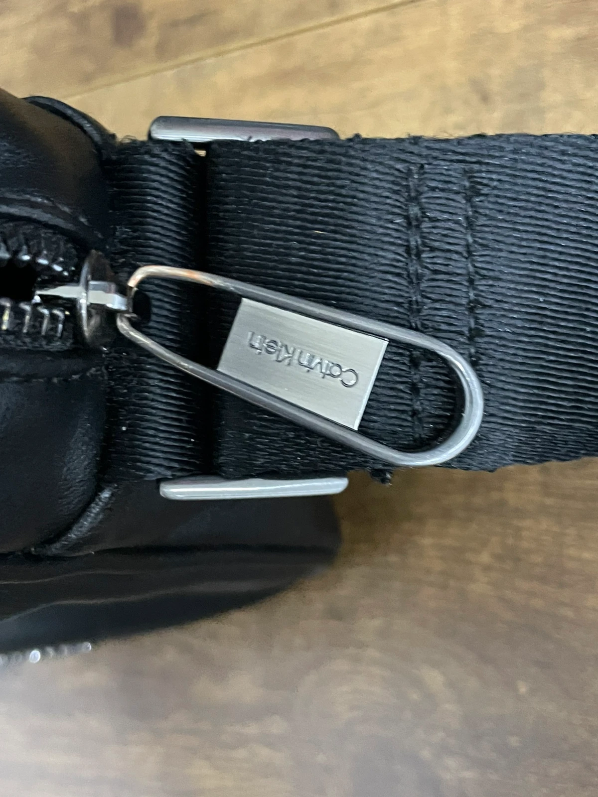 T65 Czarna torebka męska Calvin Klein - obrazek 12
