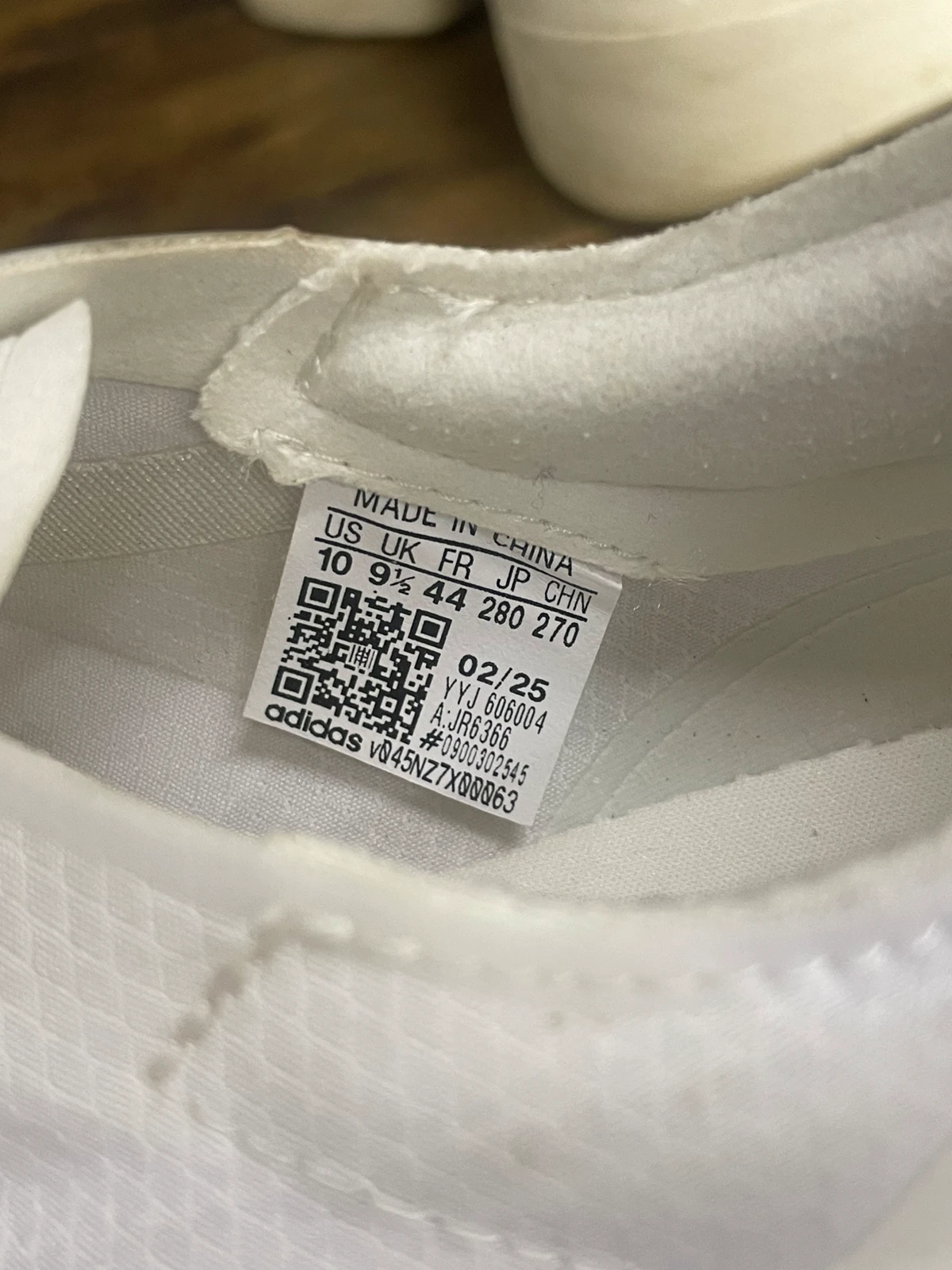 9y Białe buty do biegania adidas Adizero Adios Pro 4, rozmiar 44 - obrazek 18
