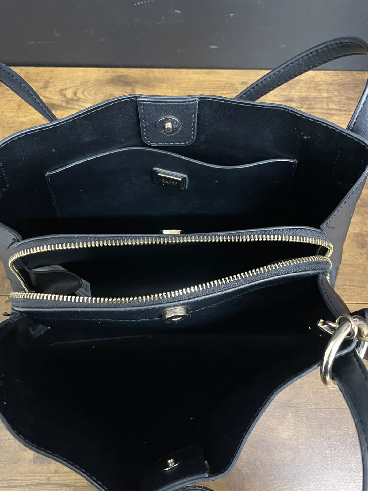 20 czarna torebka Guess Sora Girlfriend Carryall - obrazek 11