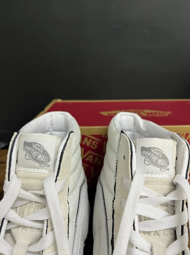 475 Białe wysokie sneakersy Vans rozmiar 45 - obrazek 8