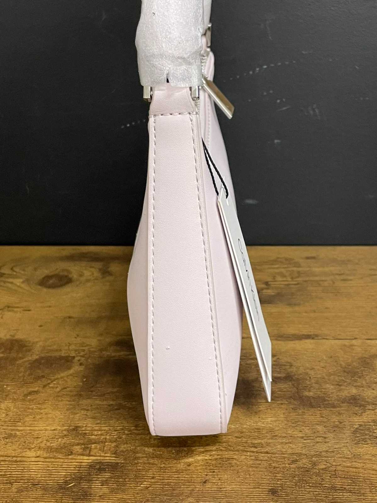 T40 jasnoróżowa torebka Calvin Klein Must Small - obrazek 8