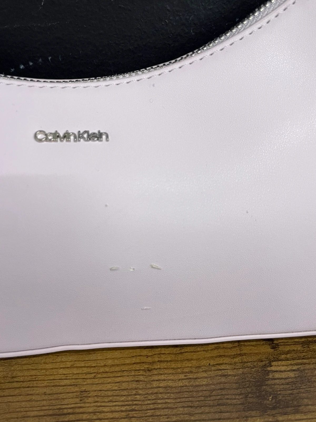 T40 jasnoróżowa torebka Calvin Klein Must Small - obrazek 3