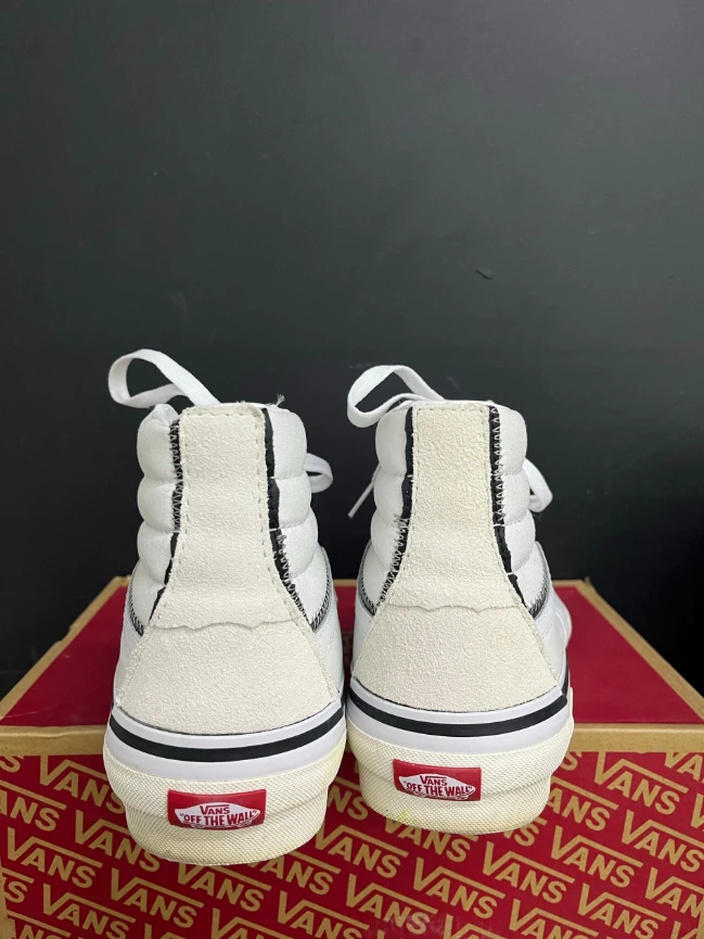475 Białe wysokie sneakersy Vans rozmiar 45 - obrazek 5