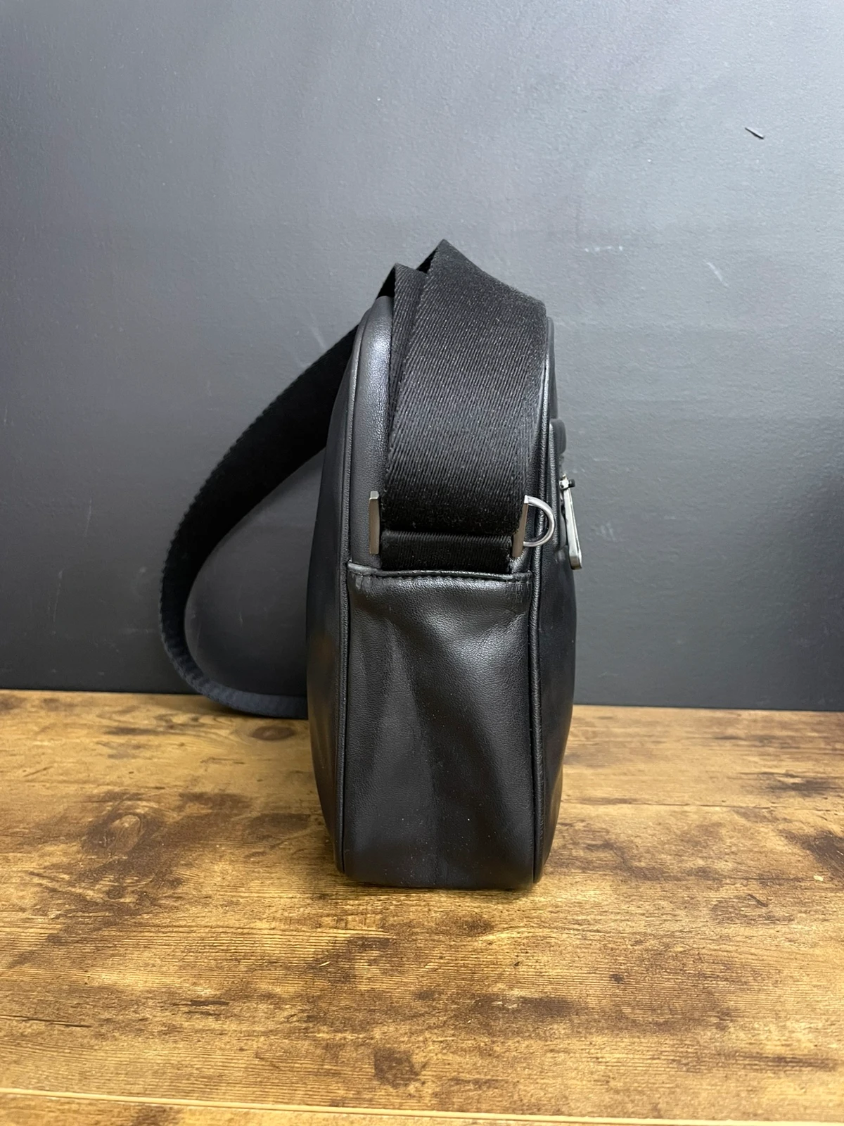 T65 Czarna torebka męska Calvin Klein - obrazek 4