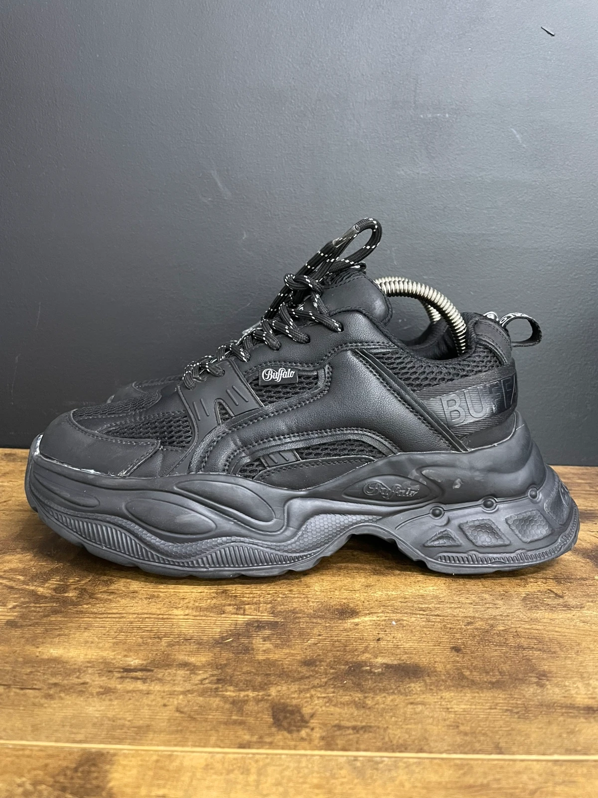 2C czarne sneakersy Buffalo Yuno, rozmiar 40