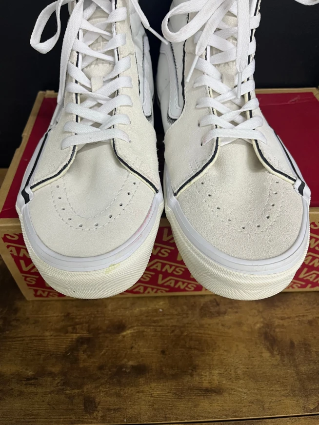 475 Białe wysokie sneakersy Vans rozmiar 45 - obrazek 12