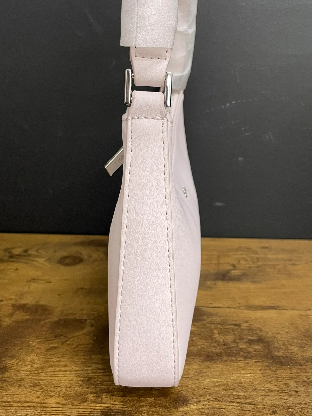 T40 jasnoróżowa torebka Calvin Klein Must Small - obrazek 5